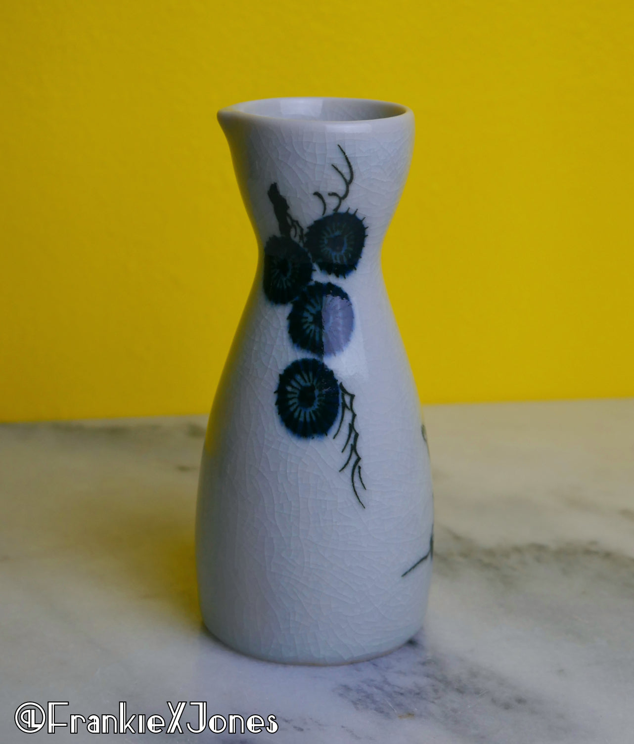 3 Boys Chasing Butterfly Saké Decanter ✤ Tokkuri